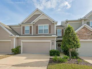 3937 Lionheart Dr, Jacksonville, FL 32216-3600