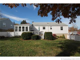 47 Crystal St, Hartford, CT 06109-1509