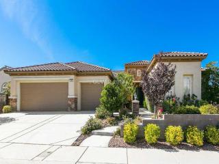 2357 Wisconsin Dells Dr, Henderson, NV 89044-1043