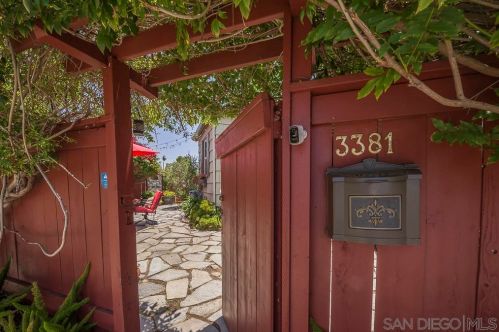 3381 Mountain View Dr, San Diego, CA 92116-1740
