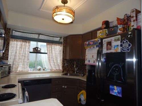36 Stevens Ct, Bedminster, NJ 07921-1846