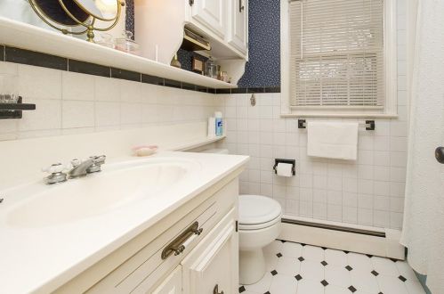 34 Wheeler Ave, Salem NH  03079-3490 exterior