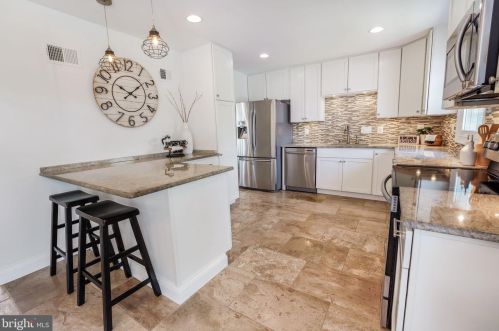 13333 Millwood Dr, Woodbridge VA  22191-1928 exterior