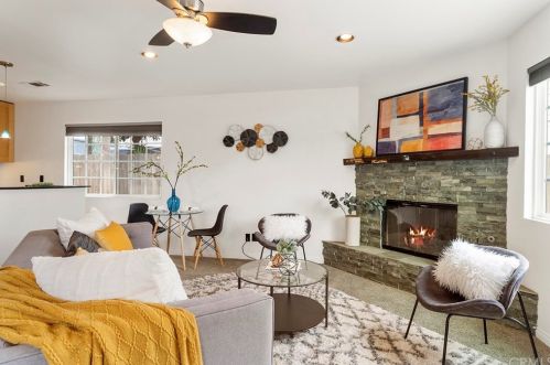 1327 Lehigh St, San Diego, CA 92110-3721