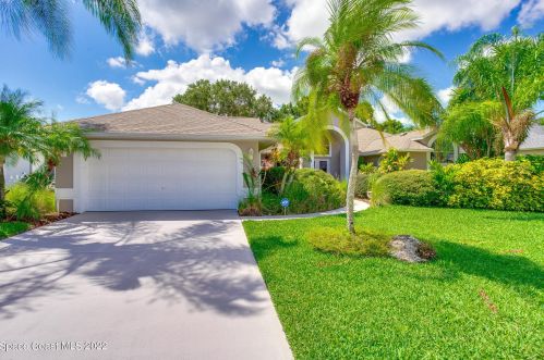 965 Fostoria Dr, Melbourne, FL 32940-1511