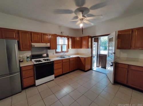 105 Tremont St, Ansonia, CT 06401-1915