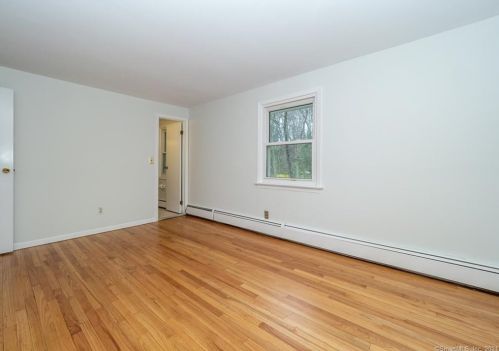 25 Arrowhead Rd, Wilton CT  06897-4402 exterior