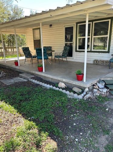 222 Bluff St, Mount Sharp TX  78620-3465 exterior