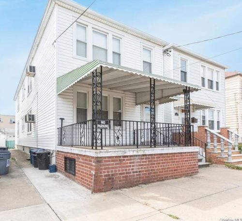 1845 Tomlinson Ave, Bronx NY  10461-1418 exterior
