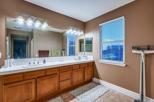 34652 Boros Blvd, Beaumont CA  92223-7466 exterior