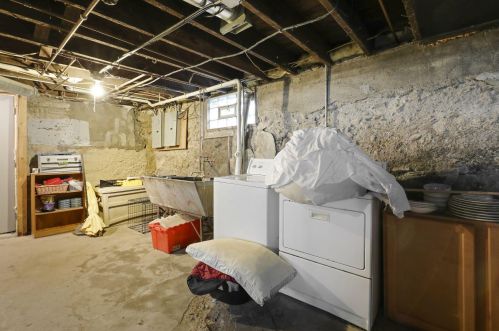 3236 James Ave, Minneapolis MN 55412-2442 exterior