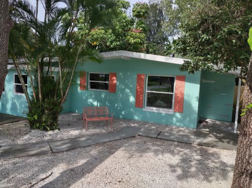 7889 64th St, Pinellas Park, FL 33781-2122