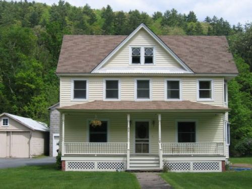 62 Main St, Hortonville, NY 12745-5011