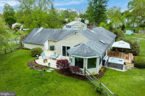 12 Chetwynd Rd, Paoli, PA 19301-1818