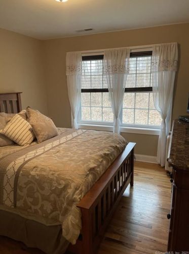 7 Grove St, Deep River CT  06417-1710 exterior