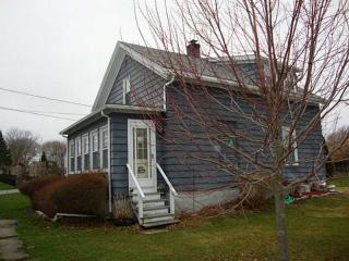 790 Green End Ave, Middletown, RI 02842-5643