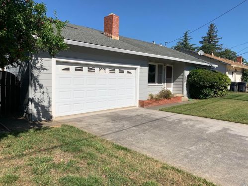 926 Pine St, Ukiah, CA 95482-3950