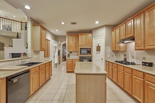 79 Knightsbridge Dr, Conroe TX 77385-3451 exterior