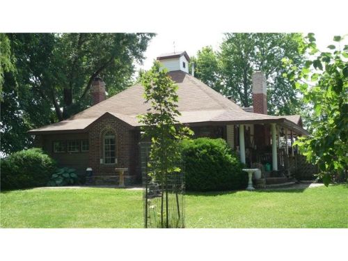 2425 Bittersweet Ave, Winterset, IA 50273-8443