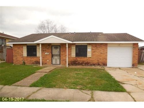 420 Timberwood Dr, Gretna, LA 70056-7722