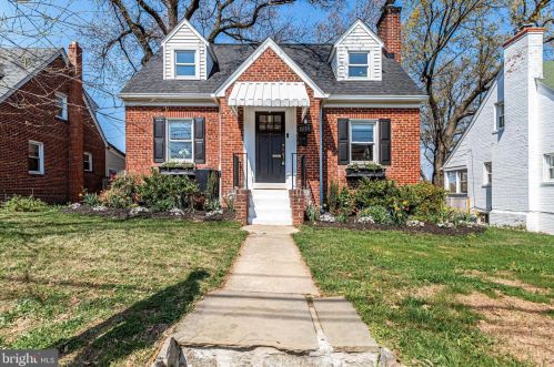 6114 Sligo Mill Rd, Washington, DC 20011-1526