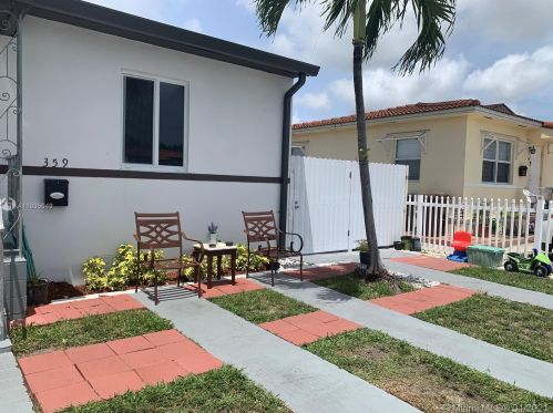 359 14th St, Hialeah, FL 33010-3547