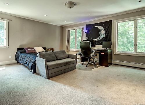 63 Salierno Rd, Tuxedo Park NY  10987-4712 exterior