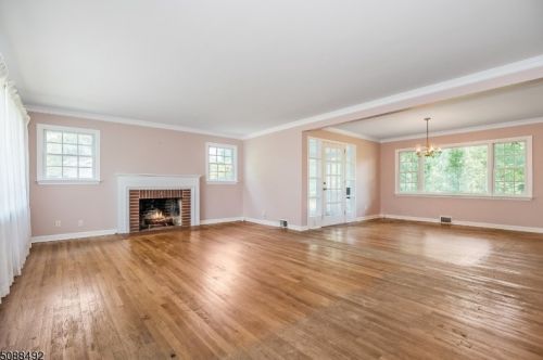 25 Knollwood Rd, Whippany NJ  07981-1820 exterior