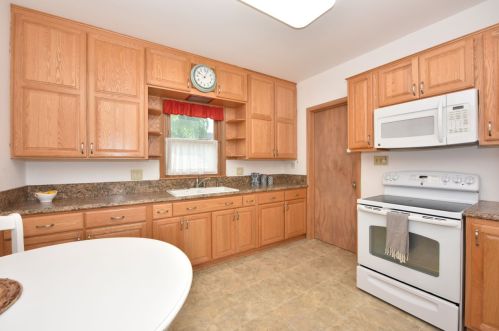 2737 Howell Ave, Milwaukee WI 53207-2013 exterior