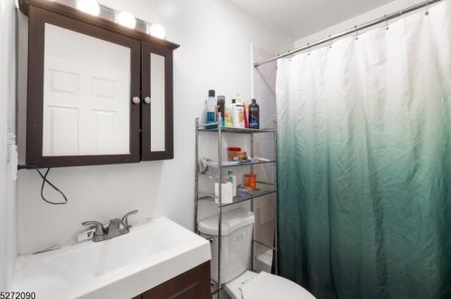 22 Godwin Ave, Paterson NJ  07501-1601 exterior