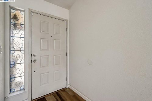 2136 Connie Ln, Oakley, CA 94561-3903