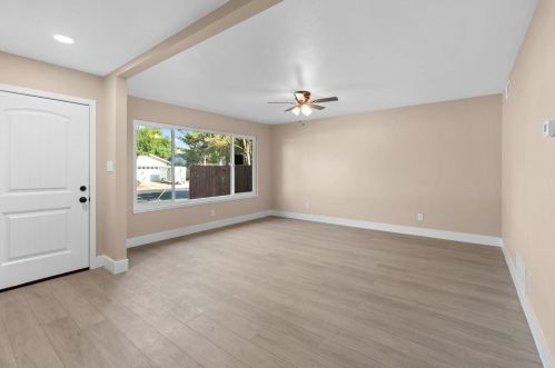 3204 University Dr, Modesto, CA 95350-1224