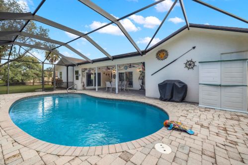12151 Old Country Rd, West Palm Beach FL  33414-4816 exterior