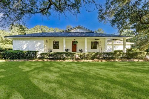 9550 Lake Conroe Dr, Conroe TX  77304-3702 exterior