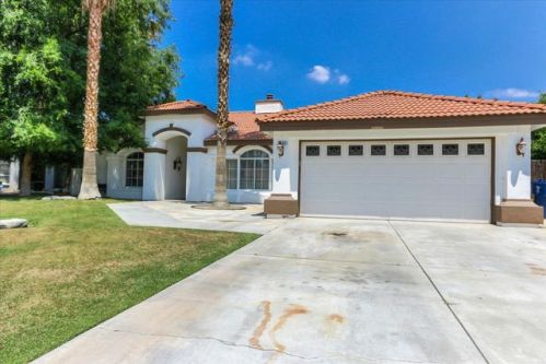 3600 Stonecreek Ave, Bakersfield, CA 93313-4222