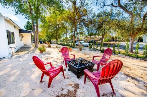 5920 Riverton Ave, North Hollywood CA  91601-1443 exterior