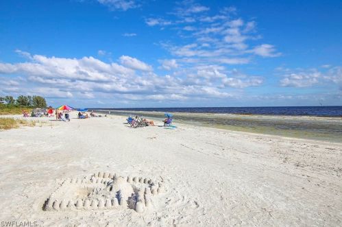 749 Cardium St, Sanibel, FL 33957-6703