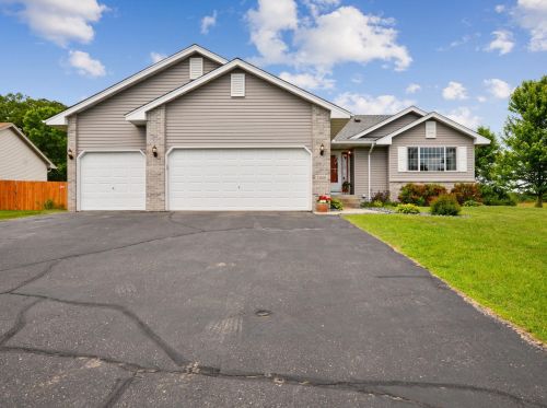 13469 2nd Ave, Zimmerman, MN 55398-8896