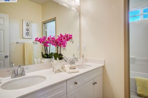 70 Thunder Bay Ct, West Pittsburg CA  94565-7924 exterior