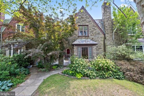 422 Allens Ln, Philadelphia, PA 19119-1103