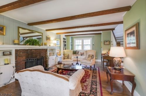 15 Taff Dr, Millington, NJ 07946-1427