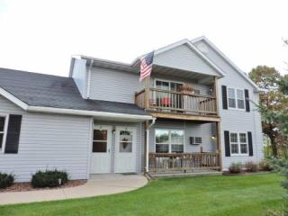 211 Countryside Ct, Waupaca, WI 54981-2204