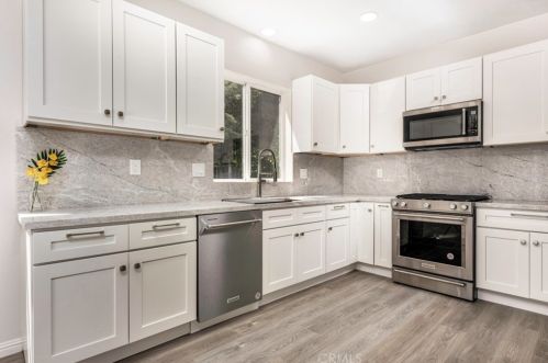 2331 Sarah Ct, Long Beach, CA 90755-4051