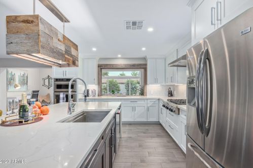 8620 Plz Ave, Scottsdale AZ 85250-6710 exterior