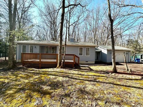 30 Hawthorne Dr, Jim Thorpe, PA 18229-9520
