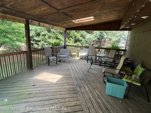 49 Lloyd Rd, Morganville NJ 07751-9792 exterior