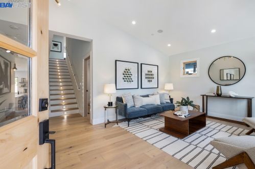 5359 Boyd Ave, Oakland, CA 94618-1111