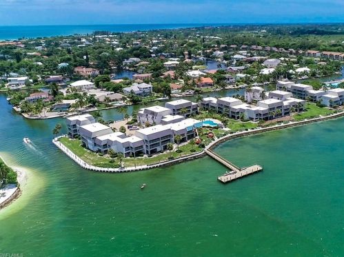 760 Sextant Dr, Sanibel FL  33957-3825 exterior