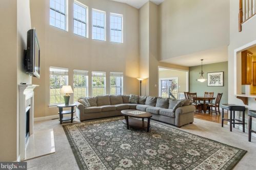 6 Nicole Ct, Swedesboro NJ  08085-3448 exterior