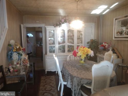 215 Oak St, Norristown, PA 19401-4044